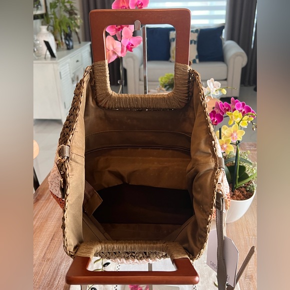 Brand New Sasha Sofi Straw Crossbody Handbag Medium Size Wood Handles - Picture 3 of 6